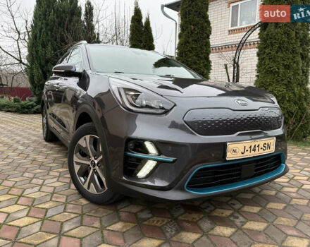 Сірий Кіа Niro, об'ємом двигуна 0 л та пробігом 50 тис. км за 22300 $, фото 3 на Automoto.ua