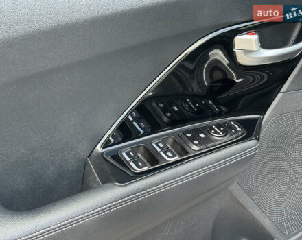 Сірий Кіа Niro, об'ємом двигуна 0 л та пробігом 141 тис. км за 17799 $, фото 28 на Automoto.ua