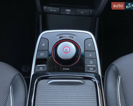 Серый Киа Niro, объемом двигателя 0 л и пробегом 59 тыс. км за 21299 $, фото 30 на Automoto.ua