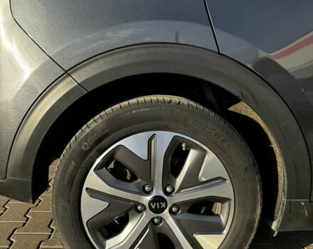 Серый Киа Niro, объемом двигателя 0 л и пробегом 86 тыс. км за 23400 $, фото 60 на Automoto.ua