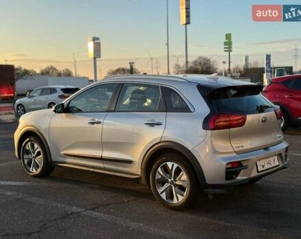 Серый Киа Niro, объемом двигателя 0 л и пробегом 110 тыс. км за 17800 $, фото 6 на Automoto.ua