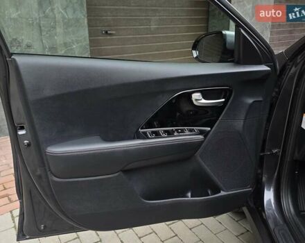 Серый Киа Niro, объемом двигателя 0 л и пробегом 153 тыс. км за 17950 $, фото 20 на Automoto.ua