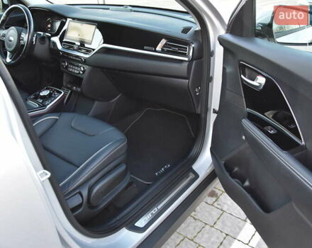 Серый Киа Niro, объемом двигателя 0 л и пробегом 23 тыс. км за 24590 $, фото 18 на Automoto.ua