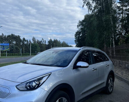 Серый Киа Niro, объемом двигателя 0 л и пробегом 102 тыс. км за 19200 $, фото 2 на Automoto.ua