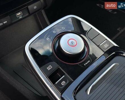 Серый Киа Niro, объемом двигателя 0 л и пробегом 52 тыс. км за 20750 $, фото 19 на Automoto.ua