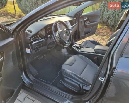Серый Киа Niro, объемом двигателя 0 л и пробегом 121 тыс. км за 18750 $, фото 15 на Automoto.ua