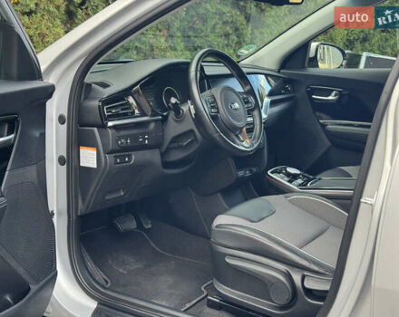 Сірий Кіа Niro, об'ємом двигуна 0 л та пробігом 141 тис. км за 17799 $, фото 29 на Automoto.ua