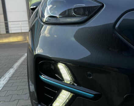 Серый Киа Niro, объемом двигателя 0 л и пробегом 86 тыс. км за 23400 $, фото 84 на Automoto.ua