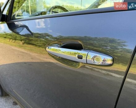 Серый Киа Niro, объемом двигателя 0 л и пробегом 57 тыс. км за 23499 $, фото 9 на Automoto.ua