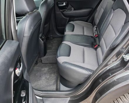 Сірий Кіа Niro, об'ємом двигуна 0 л та пробігом 76 тис. км за 18700 $, фото 5 на Automoto.ua