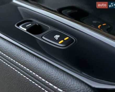 Серый Киа Niro, объемом двигателя 0 л и пробегом 82 тыс. км за 22900 $, фото 79 на Automoto.ua