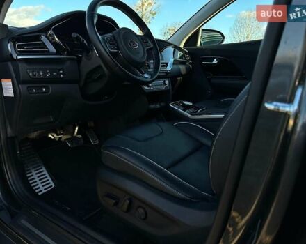 Серый Киа Niro, объемом двигателя 0 л и пробегом 54 тыс. км за 23900 $, фото 35 на Automoto.ua
