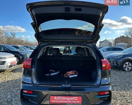 Серый Киа Niro, объемом двигателя 0 л и пробегом 54 тыс. км за 23900 $, фото 84 на Automoto.ua