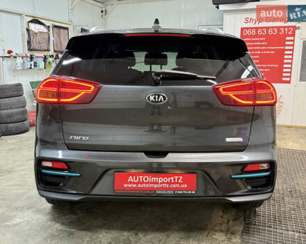 Сірий Кіа Niro, об'ємом двигуна 0 л та пробігом 97 тис. км за 22900 $, фото 18 на Automoto.ua