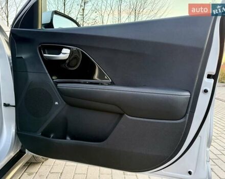 Киа Niro 2021 в Бердичеве на Automoto.ua Серый Киа Niro, объемом двигателя 0 л и пробегом 70 тыс. км за 21350 $, фото 72 на Automoto.ua