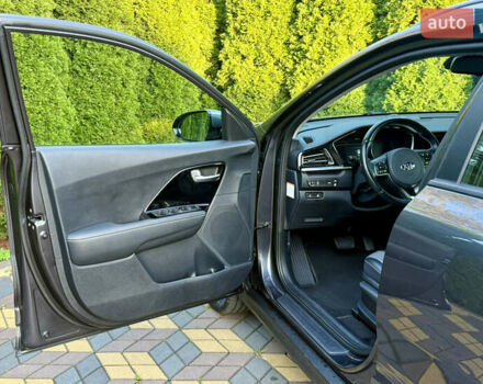Киа Niro 2021 в Самборе на Automoto.ua Серый Киа Niro, объемом двигателя 0 л и пробегом 107 тыс. км за 19500 $, фото 11 на Automoto.ua