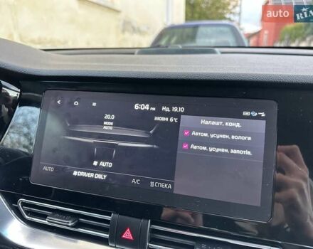 Сірий Кіа Niro, об'ємом двигуна 0 л та пробігом 105 тис. км за 19950 $, фото 36 на Automoto.ua