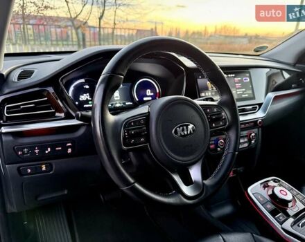 Киа Niro 2021 в Бердичеве на Automoto.ua Серый Киа Niro, объемом двигателя 0 л и пробегом 70 тыс. км за 21350 $, фото 54 на Automoto.ua