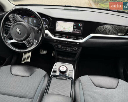 Сірий Кіа Niro, об'ємом двигуна 0 л та пробігом 149 тис. км за 17350 $, фото 46 на Automoto.ua