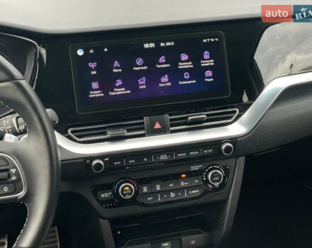 Сірий Кіа Niro, об'ємом двигуна 0 л та пробігом 52 тис. км за 22999 $, фото 39 на Automoto.ua