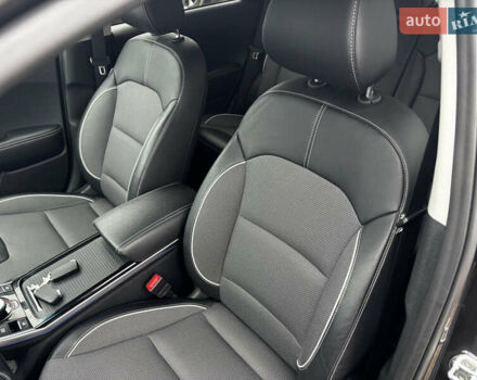 Серый Киа Niro, объемом двигателя 0 л и пробегом 39 тыс. км за 23100 $, фото 15 на Automoto.ua