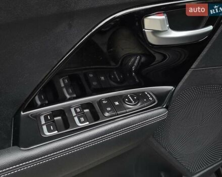 Серый Киа Niro, объемом двигателя 0 л и пробегом 142 тыс. км за 17999 $, фото 21 на Automoto.ua