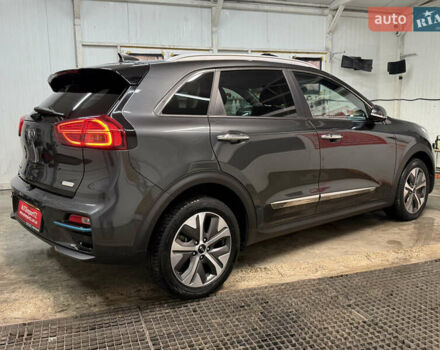 Сірий Кіа Niro, об'ємом двигуна 0 л та пробігом 97 тис. км за 22900 $, фото 20 на Automoto.ua