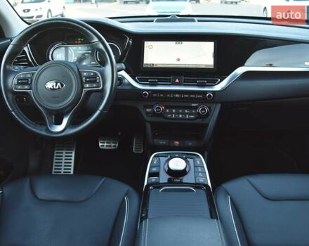 Серый Киа Niro, объемом двигателя 0 л и пробегом 23 тыс. км за 24590 $, фото 23 на Automoto.ua