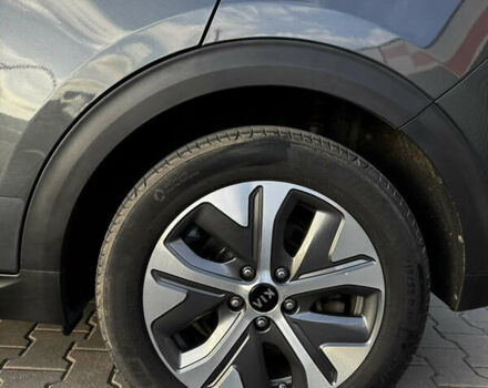 Серый Киа Niro, объемом двигателя 0 л и пробегом 86 тыс. км за 23400 $, фото 39 на Automoto.ua