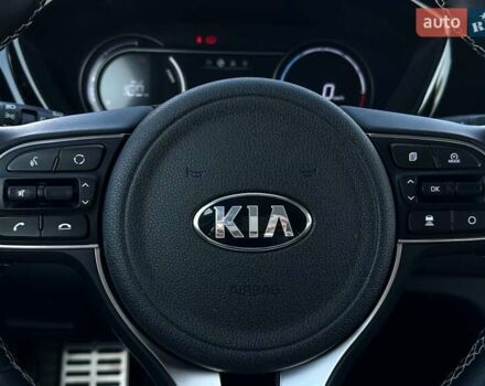Сірий Кіа Niro, об'ємом двигуна 0 л та пробігом 37 тис. км за 24600 $, фото 44 на Automoto.ua