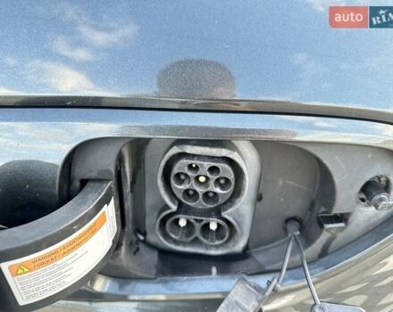 Сірий Кіа Niro, об'ємом двигуна 0 л та пробігом 105 тис. км за 19950 $, фото 28 на Automoto.ua