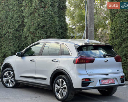 Сірий Кіа Niro, об'ємом двигуна 0 л та пробігом 141 тис. км за 17799 $, фото 8 на Automoto.ua