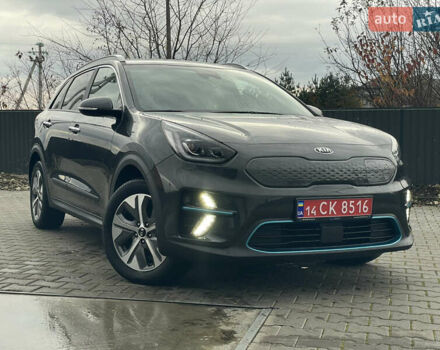 Сірий Кіа Niro, об'ємом двигуна 0 л та пробігом 52 тис. км за 22999 $, фото 3 на Automoto.ua