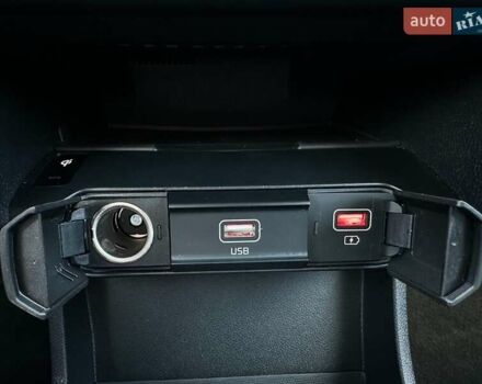 Сірий Кіа Niro, об'ємом двигуна 0 л та пробігом 37 тис. км за 24600 $, фото 68 на Automoto.ua