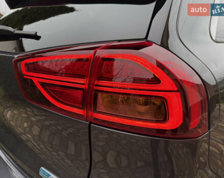 Сірий Кіа Niro, об'ємом двигуна 0 л та пробігом 50 тис. км за 22300 $, фото 27 на Automoto.ua