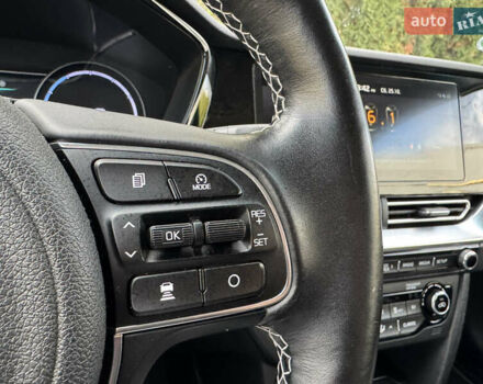 Сірий Кіа Niro, об'ємом двигуна 0 л та пробігом 141 тис. км за 17799 $, фото 49 на Automoto.ua