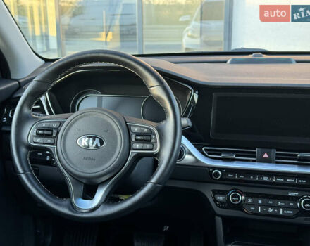 Серый Киа Niro, объемом двигателя 0 л и пробегом 139 тыс. км за 17999 $, фото 48 на Automoto.ua