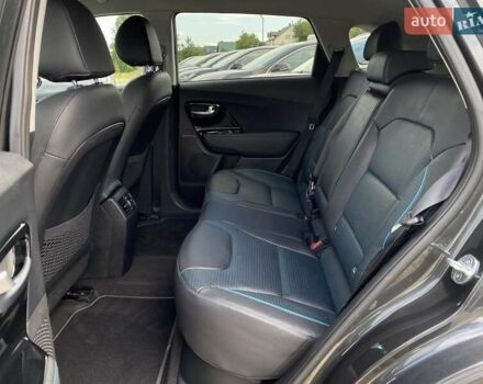 Серый Киа Niro, объемом двигателя 0 л и пробегом 66 тыс. км за 24200 $, фото 44 на Automoto.ua
