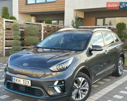 Сірий Кіа Niro, об'ємом двигуна 0 л та пробігом 105 тис. км за 19950 $, фото 7 на Automoto.ua