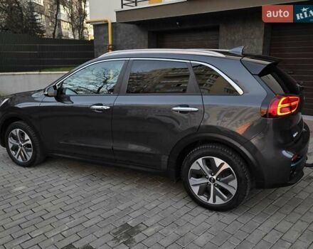 Сірий Кіа Niro, об'ємом двигуна 0 л та пробігом 136 тис. км за 18899 $, фото 10 на Automoto.ua