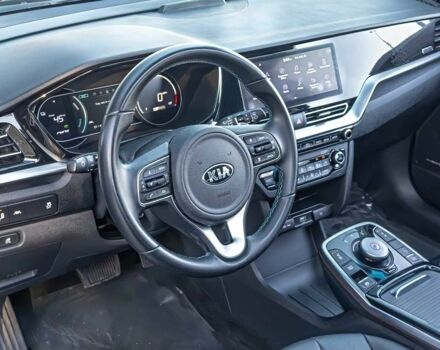 Серый Киа Niro, объемом двигателя 0 л и пробегом 25 тыс. км за 11900 $, фото 8 на Automoto.ua