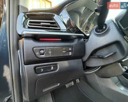 Серый Киа Niro, объемом двигателя 0 л и пробегом 157 тыс. км за 18350 $, фото 31 на Automoto.ua