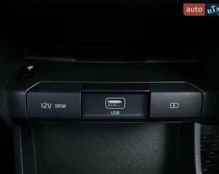 Сірий Кіа Niro, об'ємом двигуна 0 л та пробігом 100 тис. км за 21900 $, фото 57 на Automoto.ua