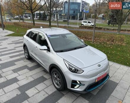 Сірий Кіа Niro, об'ємом двигуна 0 л та пробігом 101 тис. км за 19300 $, фото 8 на Automoto.ua