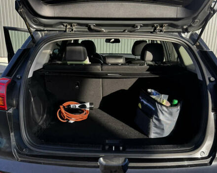 Серый Киа Niro, объемом двигателя 0 л и пробегом 86 тыс. км за 23400 $, фото 75 на Automoto.ua