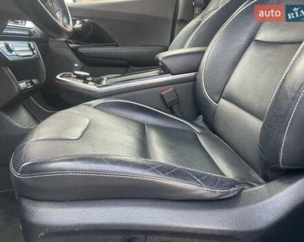 Сірий Кіа Niro, об'ємом двигуна 0 л та пробігом 140 тис. км за 18500 $, фото 22 на Automoto.ua