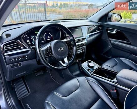 Киа Niro 2021 в Бердичеве на Automoto.ua Серый Киа Niro, объемом двигателя 0 л и пробегом 82 тыс. км за 19250 $, фото 50 на Automoto.ua