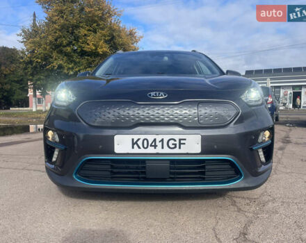 Сірий Кіа Niro, об'ємом двигуна 0 л та пробігом 140 тис. км за 18500 $, фото 3 на Automoto.ua
