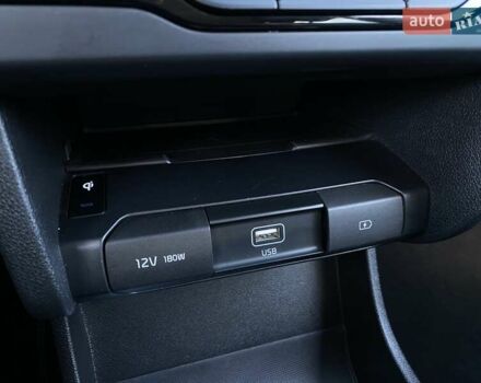 Серый Киа Niro, объемом двигателя 0 л и пробегом 66 тыс. км за 24200 $, фото 6 на Automoto.ua