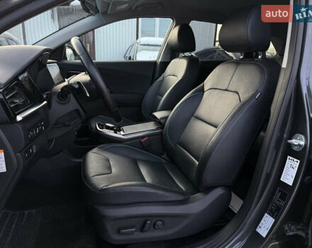 Сірий Кіа Niro, об'ємом двигуна 0 л та пробігом 97 тис. км за 22900 $, фото 35 на Automoto.ua